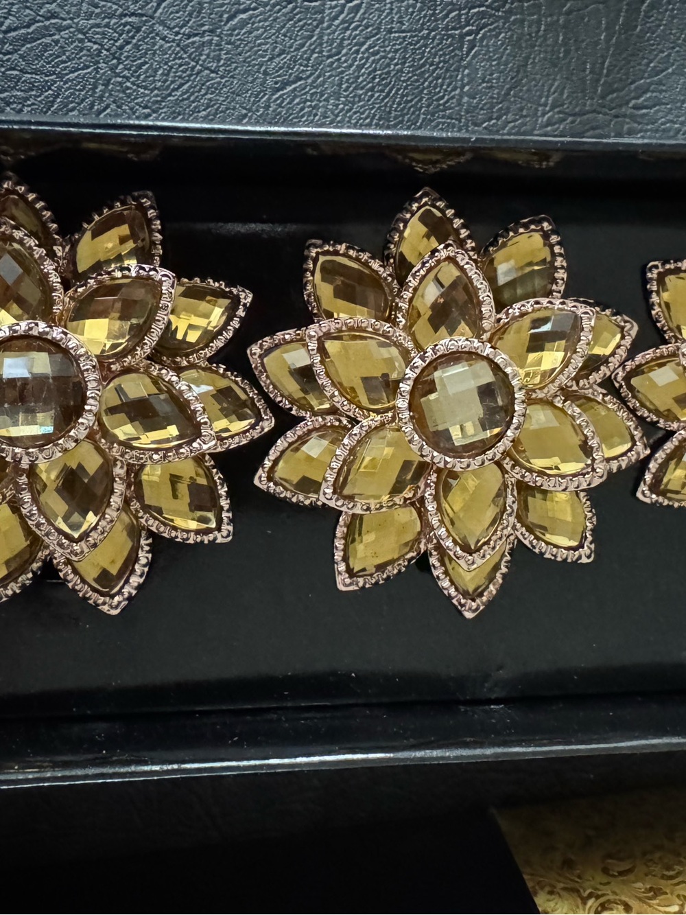 2 sets of Nicole Fantini Gold Floral Napkin Rings (Set of 4) NWT - Picture 2 of 7